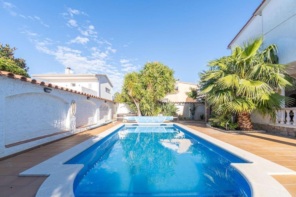 Sm21-Gran Casa De Vacaciones En La Playa, 4 Habitaciones, Climatizada, Piscina, Barbacoa Y Wifi エンプリアブラバ エクステリア 写真
