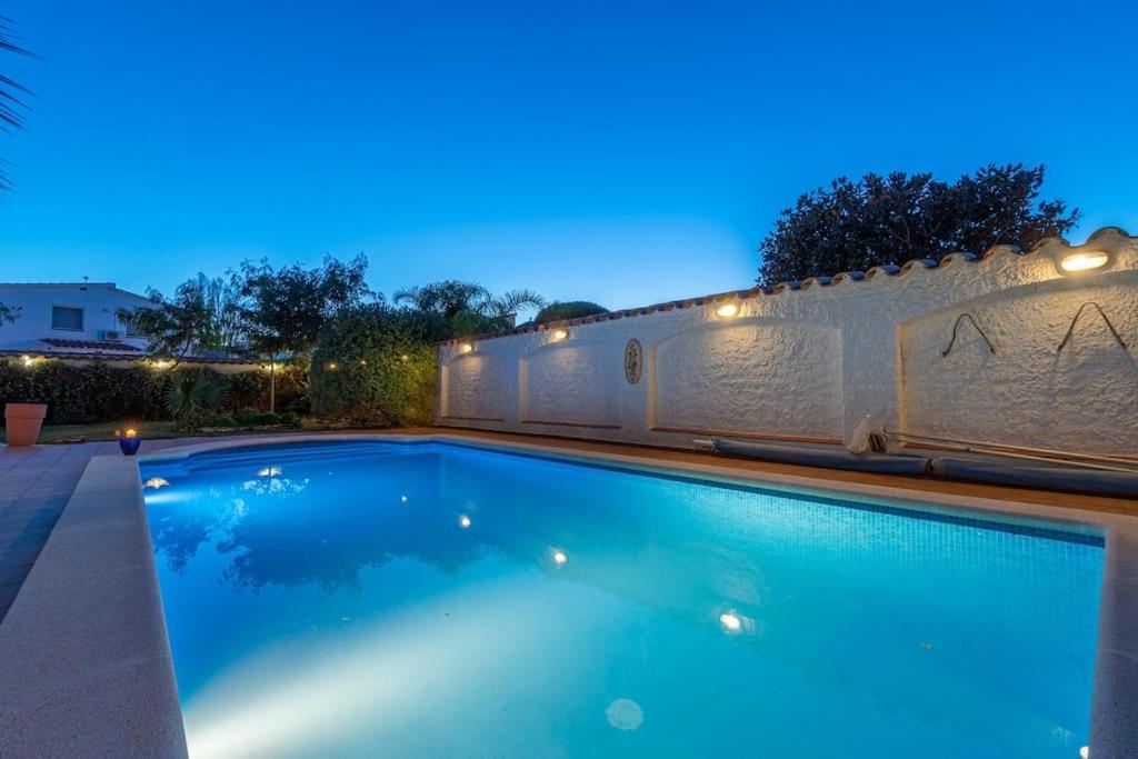 Sm21-Gran Casa De Vacaciones En La Playa, 4 Habitaciones, Climatizada, Piscina, Barbacoa Y Wifi エンプリアブラバ エクステリア 写真
