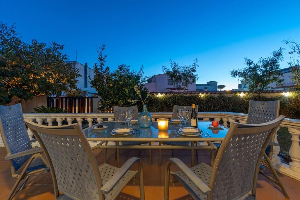 Sm21-Gran Casa De Vacaciones En La Playa, 4 Habitaciones, Climatizada, Piscina, Barbacoa Y Wifi エンプリアブラバ エクステリア 写真