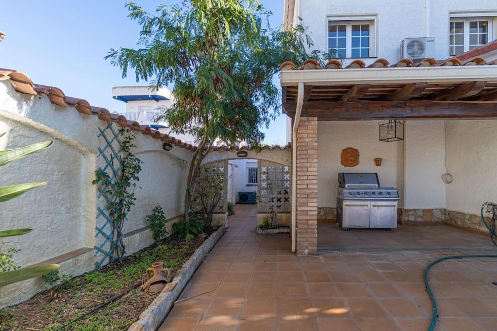 Sm21-Gran Casa De Vacaciones En La Playa, 4 Habitaciones, Climatizada, Piscina, Barbacoa Y Wifi エンプリアブラバ エクステリア 写真